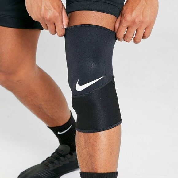 NIKE Pro Closed Patella Knee Sleeve 2.0 Adult Size XL Black NIB - Picture 1 of 1